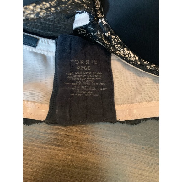 Torrid Black Lace Microfiber Multiway Bra 40DD (E) - Picture 4 of 16